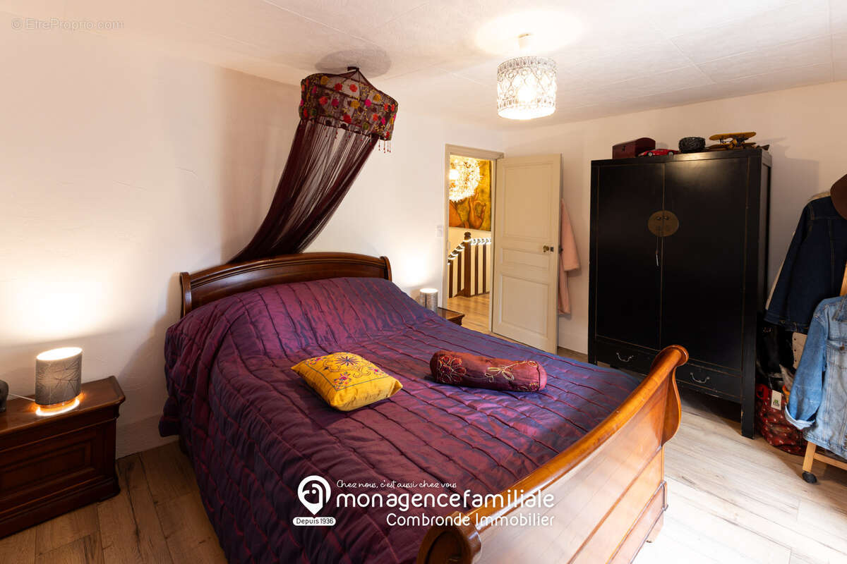 Maison à SAINT-PRIEST-DES-CHAMPS