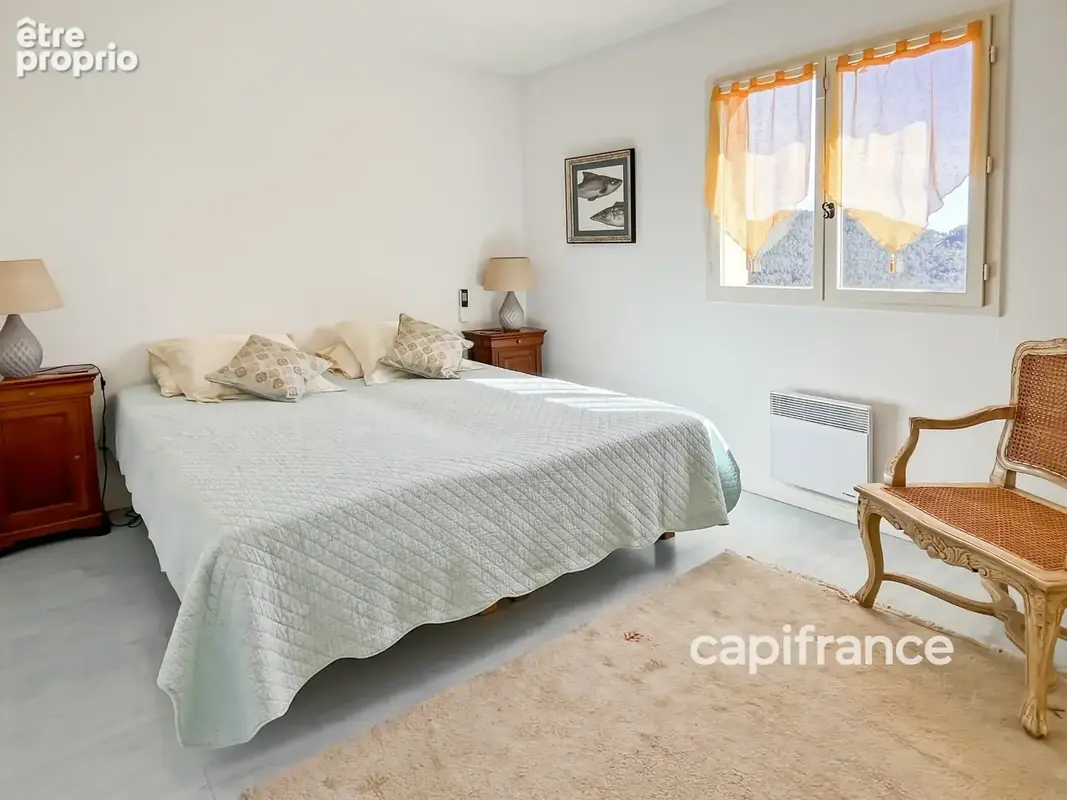Villa avec piscine - 6 pièces - BAGNOLS EN FORET (83) - photo 16