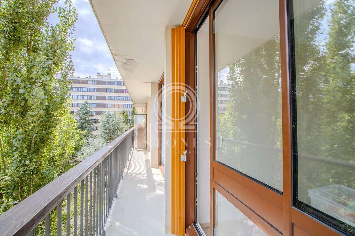 Appartement à FONTENAY-LE-FLEURY