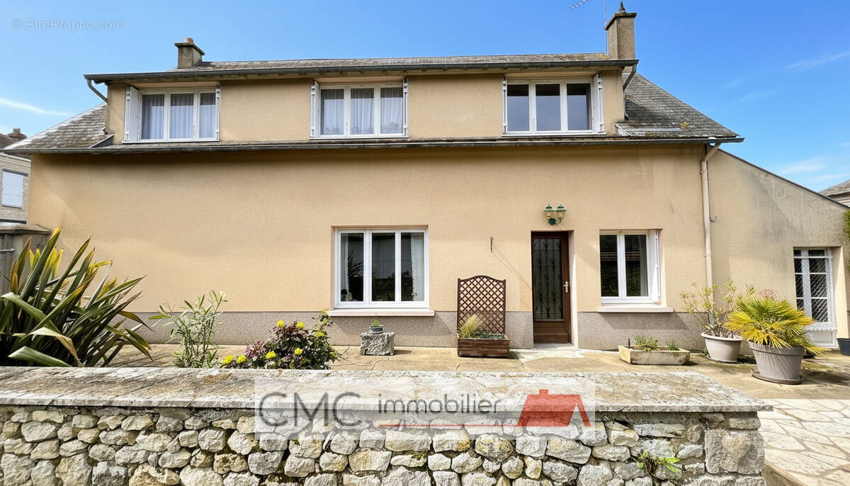 Maison à YMONVILLE