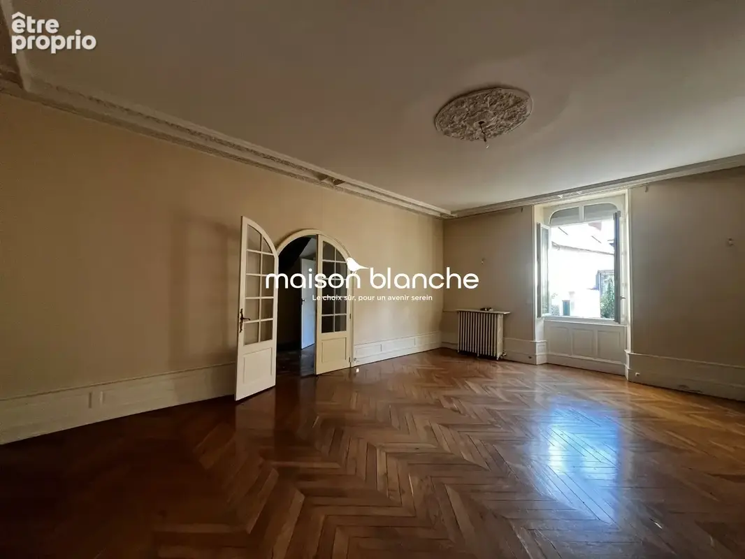Maison 12 pièces 350 m² à vendre à Rochefort-Sur-Loire (49190) - photo 4