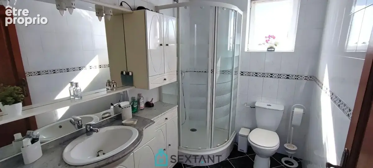 Immeuble avec local commercial + appartement T3 - photo 9