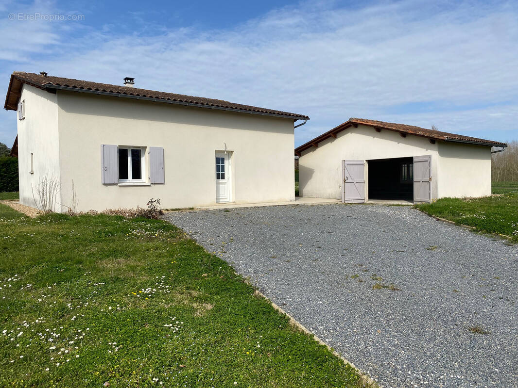 Maison à AUBETERRE-SUR-DRONNE