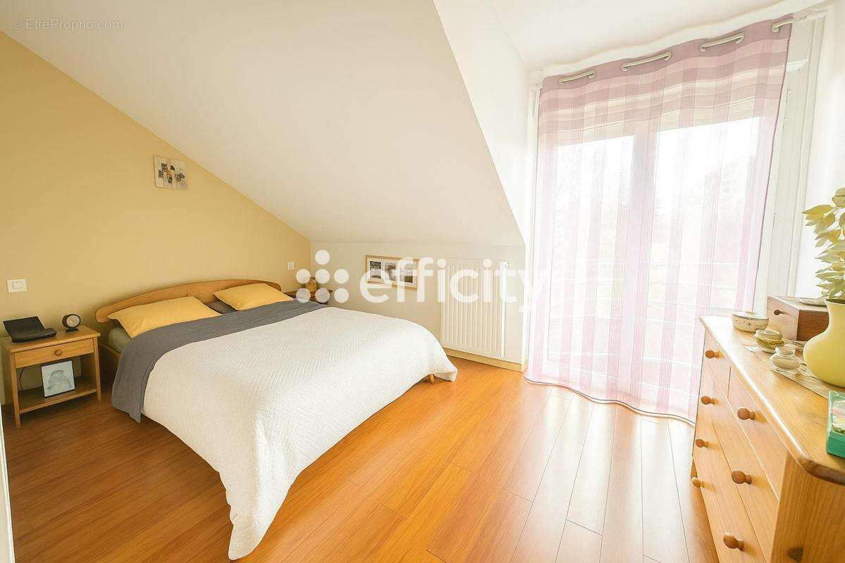 Maison à SAINT-EGREVE