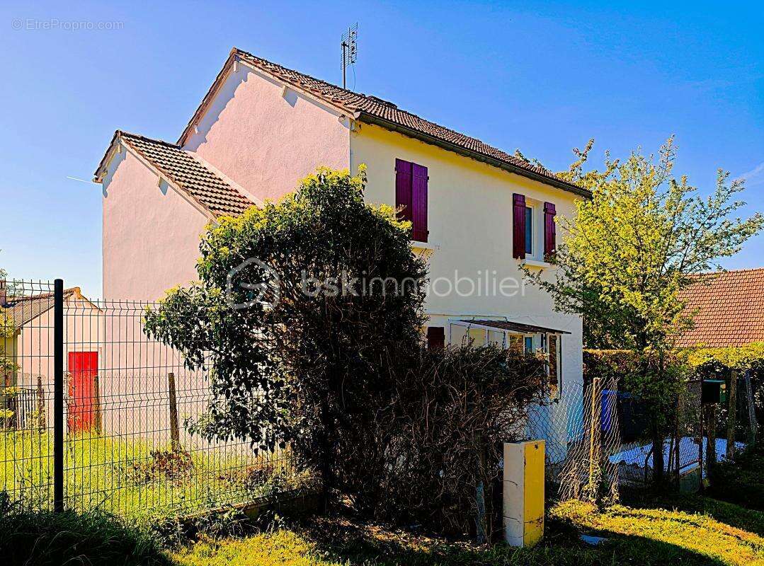 Maison à EPERNON