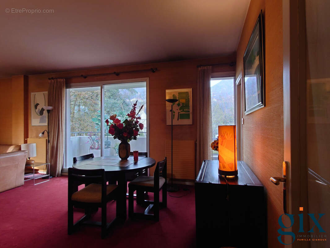 Appartement à MEYLAN