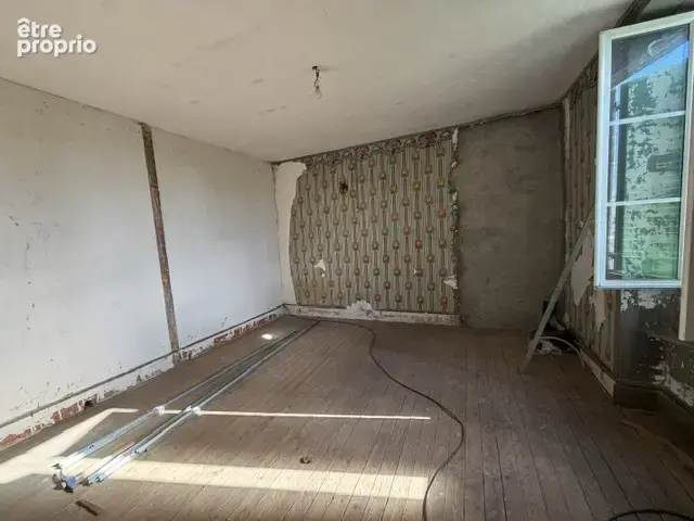 MARCILLAT - Maison à rénover - photo 16