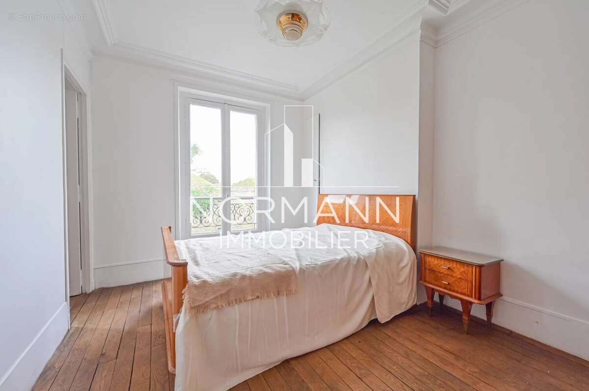 Appartement à PARIS-14E