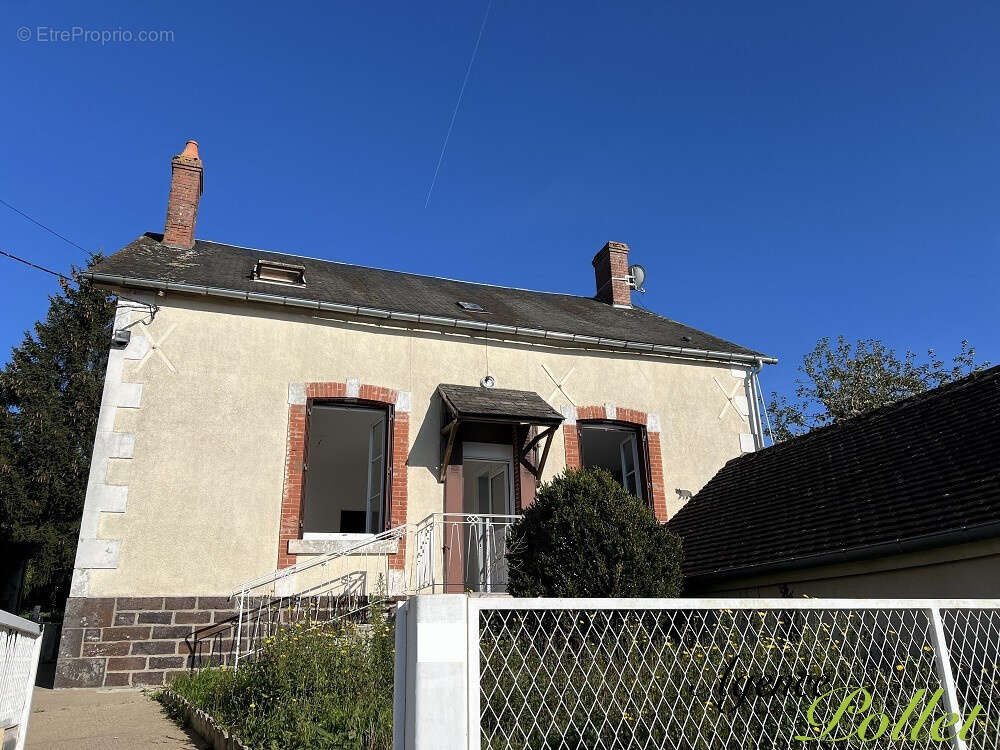 Maison de village 116 m2, garage, cave et jardin clos 601 m2 - photo 2