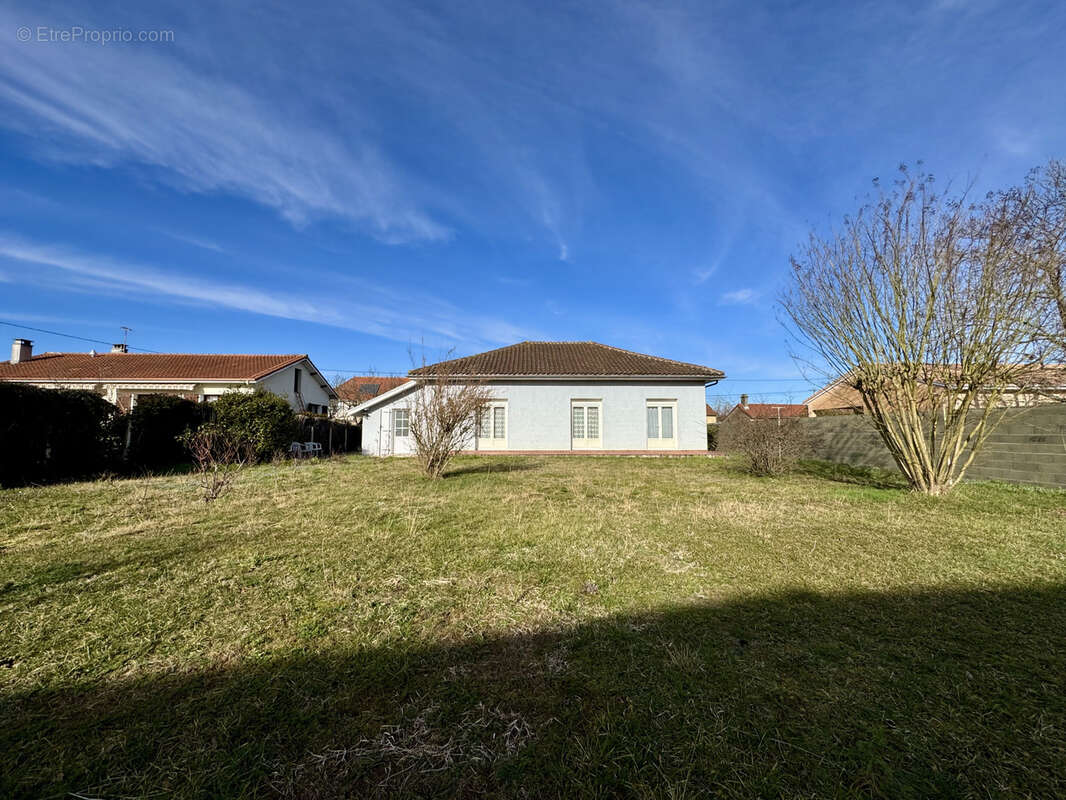 Maison à VIC-EN-BIGORRE