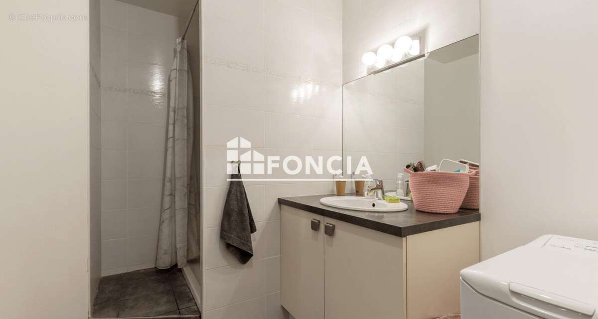 Appartement à MONT-SAINT-AIGNAN