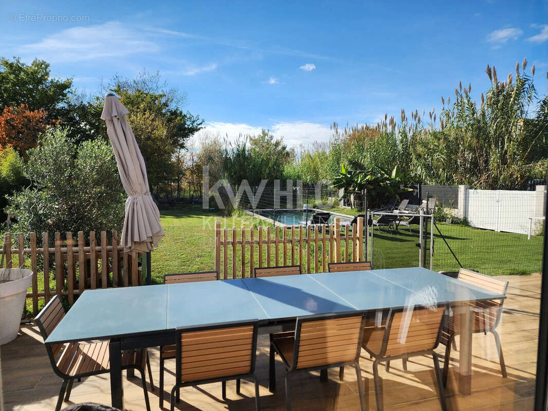 Maison 117 m² à Saint-Chamas  - photo 7