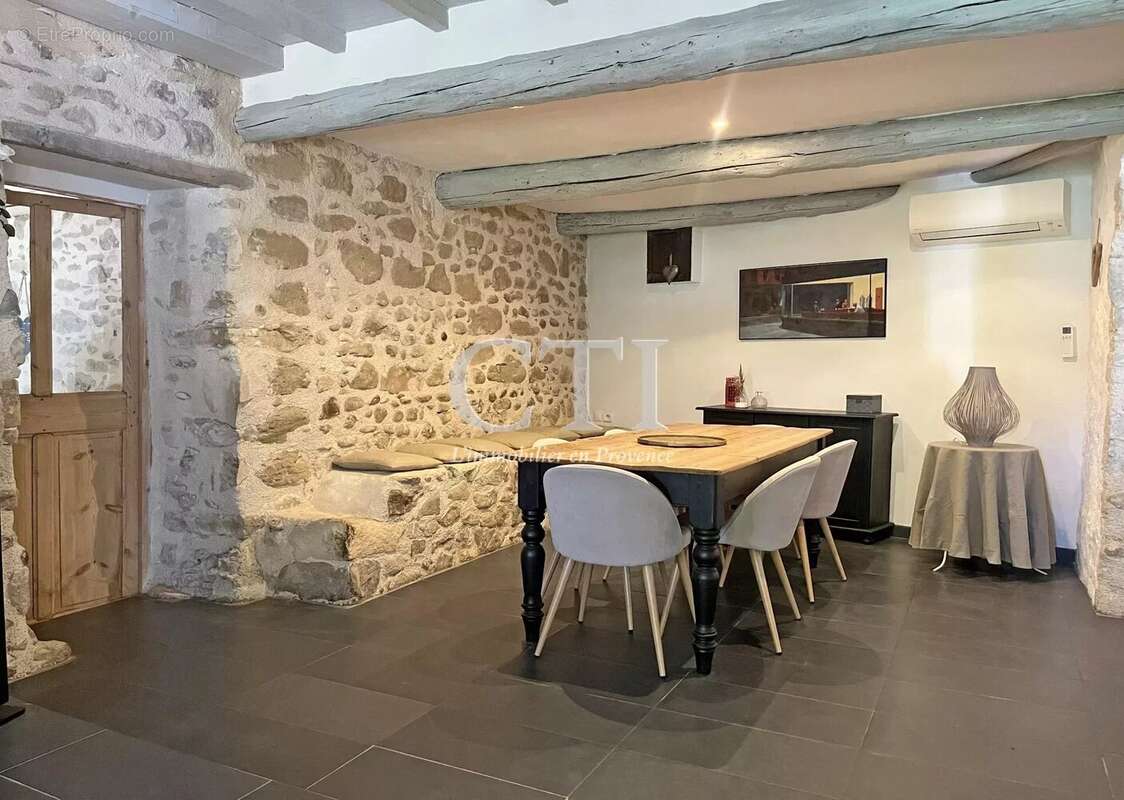 Maison à VAISON-LA-ROMAINE