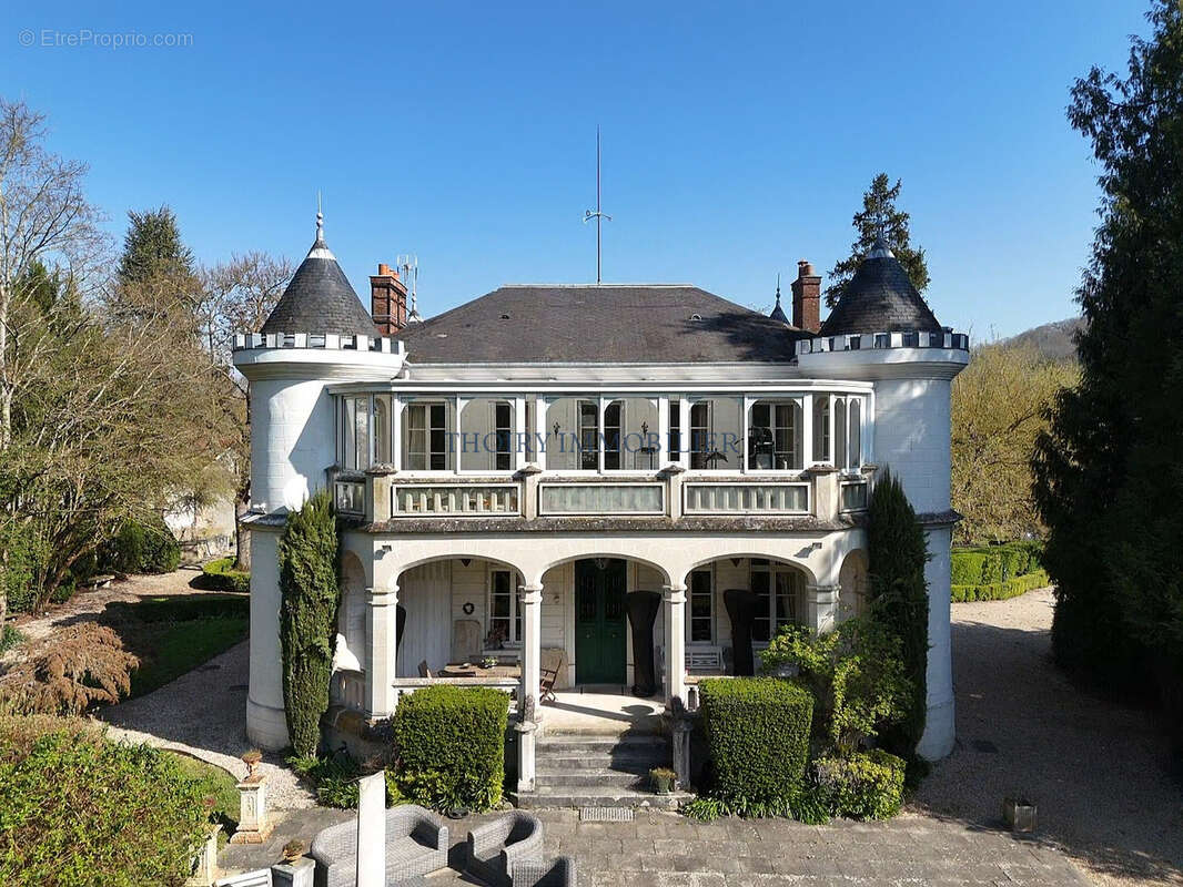 Maison à AUFFREVILLE-BRASSEUIL