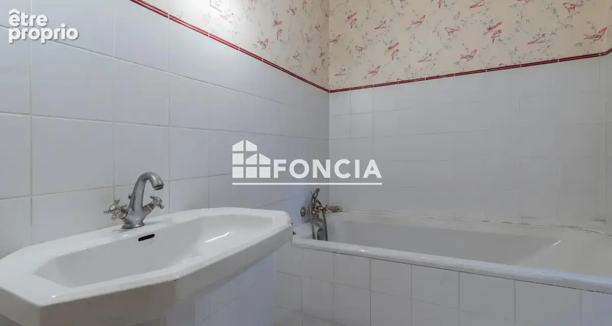 Montpellier - Quartier Préfecture, appartement de caractère de 156 m² à rénover - photo 10