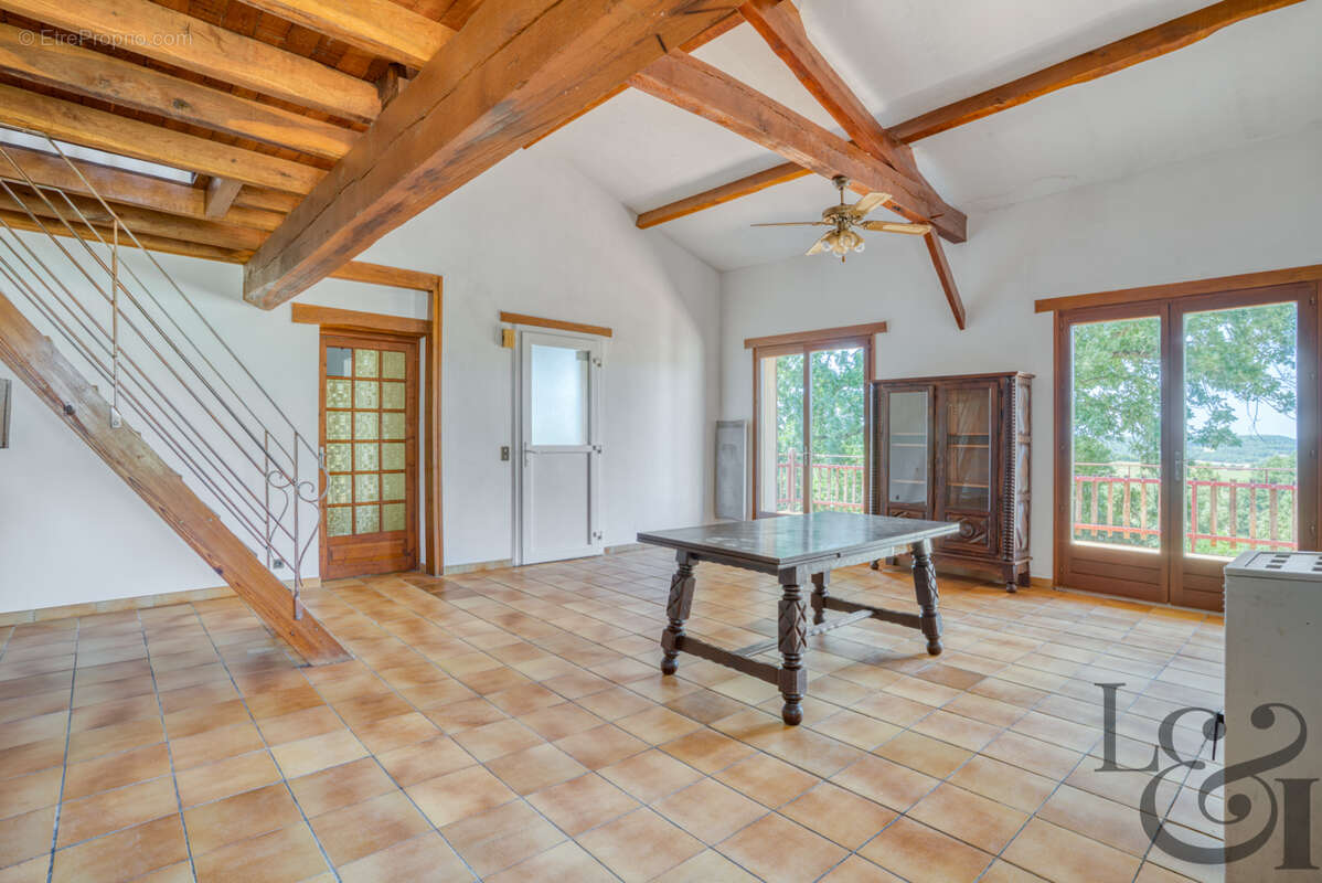 Maison à MONCLAR