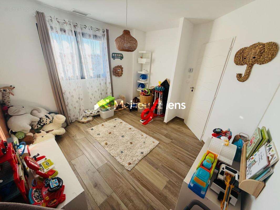 Maison à PEZILLA-LA-RIVIERE