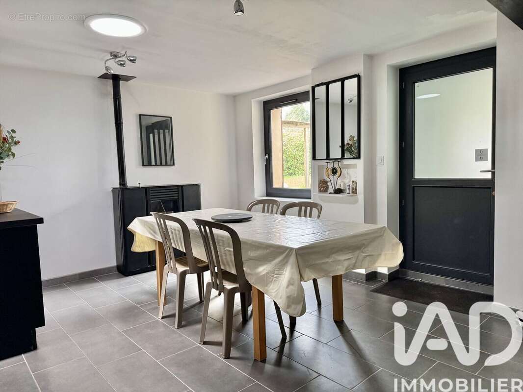 Photo 2 - Maison à SALLES