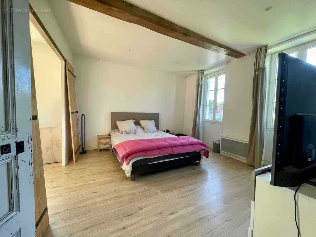 Maison à LES NOUILLERS