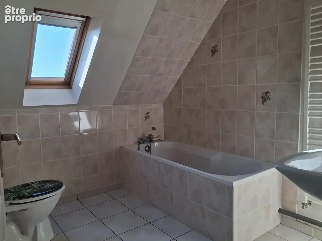 Maison traditionnelle - 120m2 - 3 chambres - Thésée proche de l’A85 - photo 7