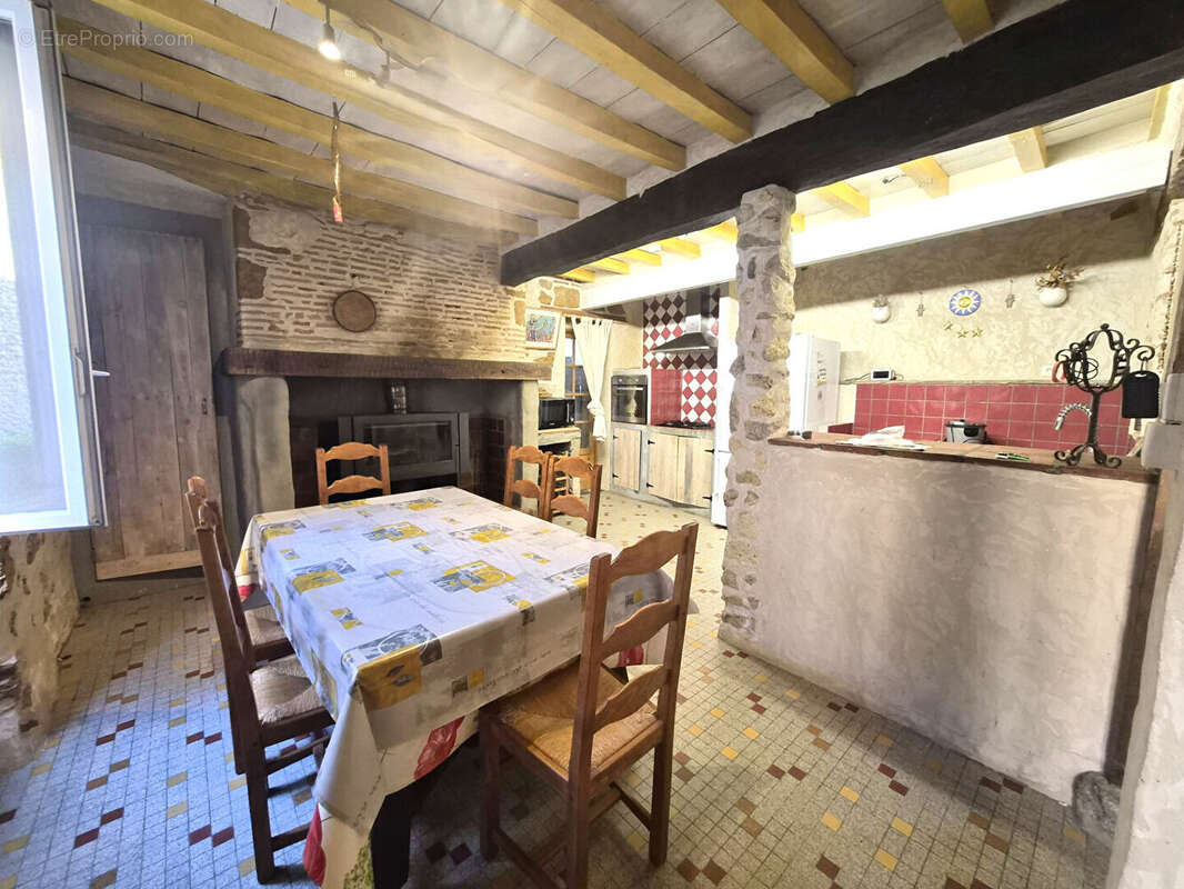 Maison à VILLENEUVE-DE-MARSAN