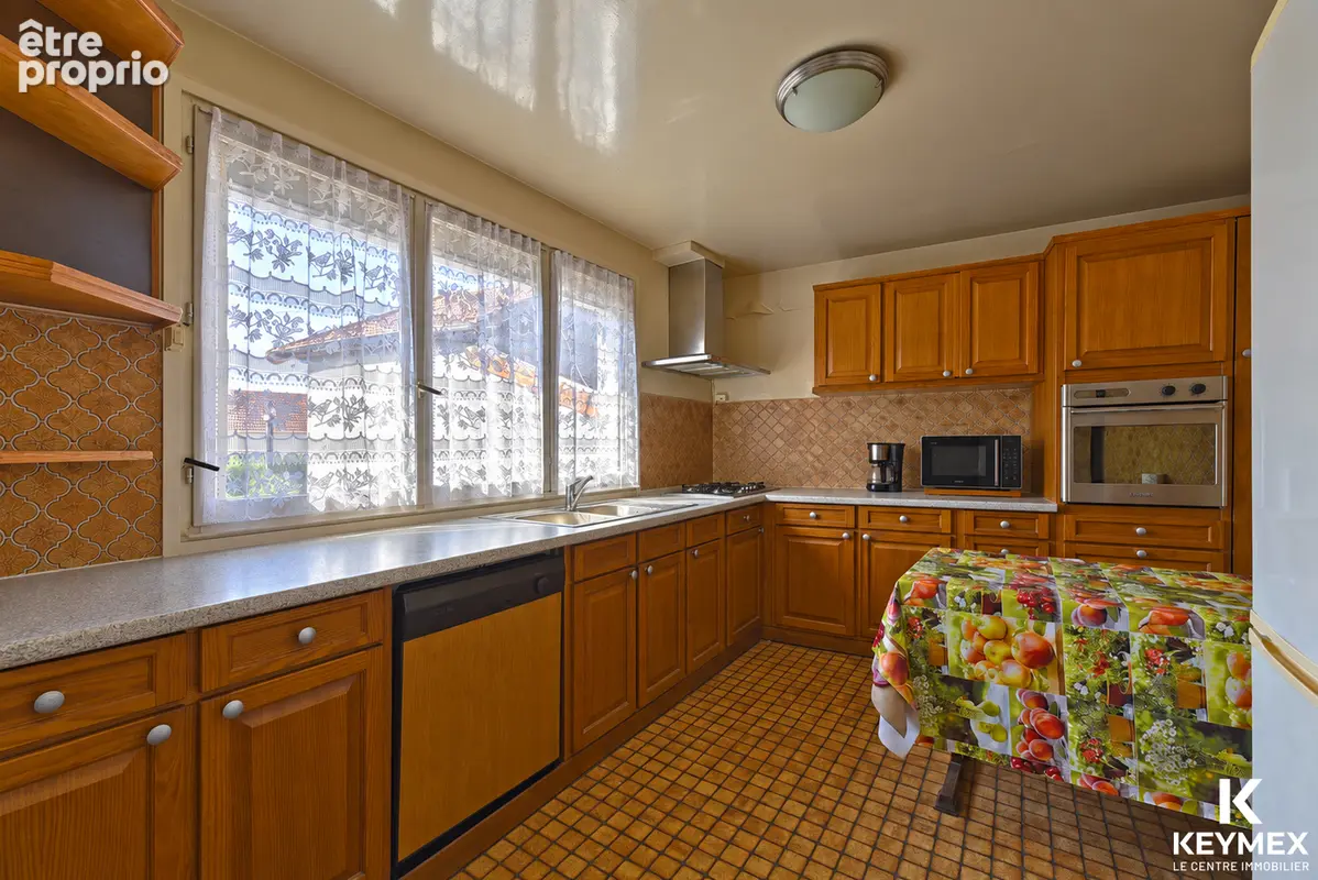 Maison familiale Drancy 7 pièce(s) véranda et dépendance aménagée - photo 6