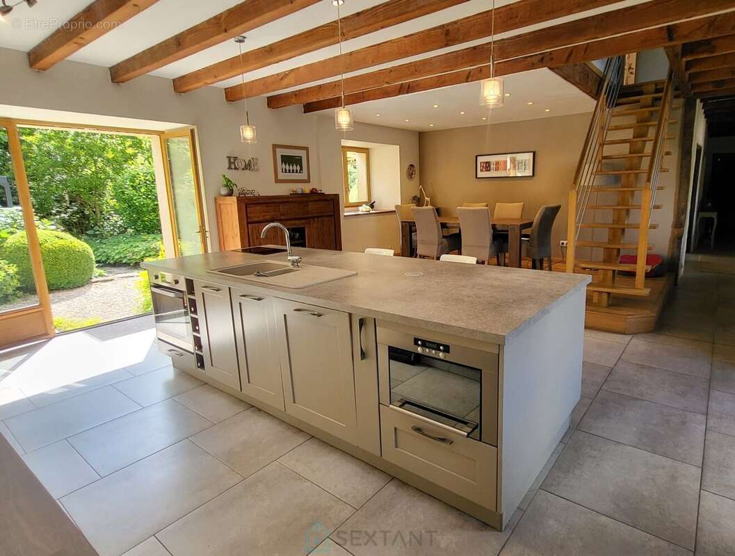 Maison à CLEGUEREC