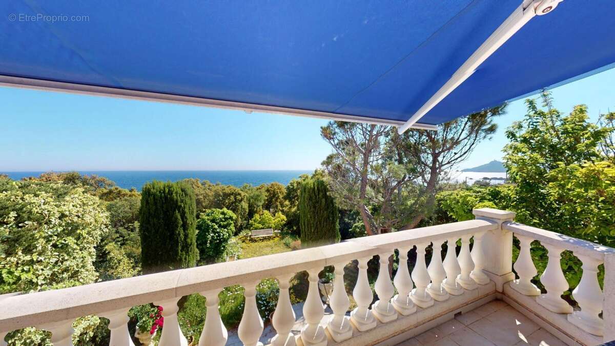 Villa 150m² - anthéor - vue mer panoramique - domaine privé - photo 2