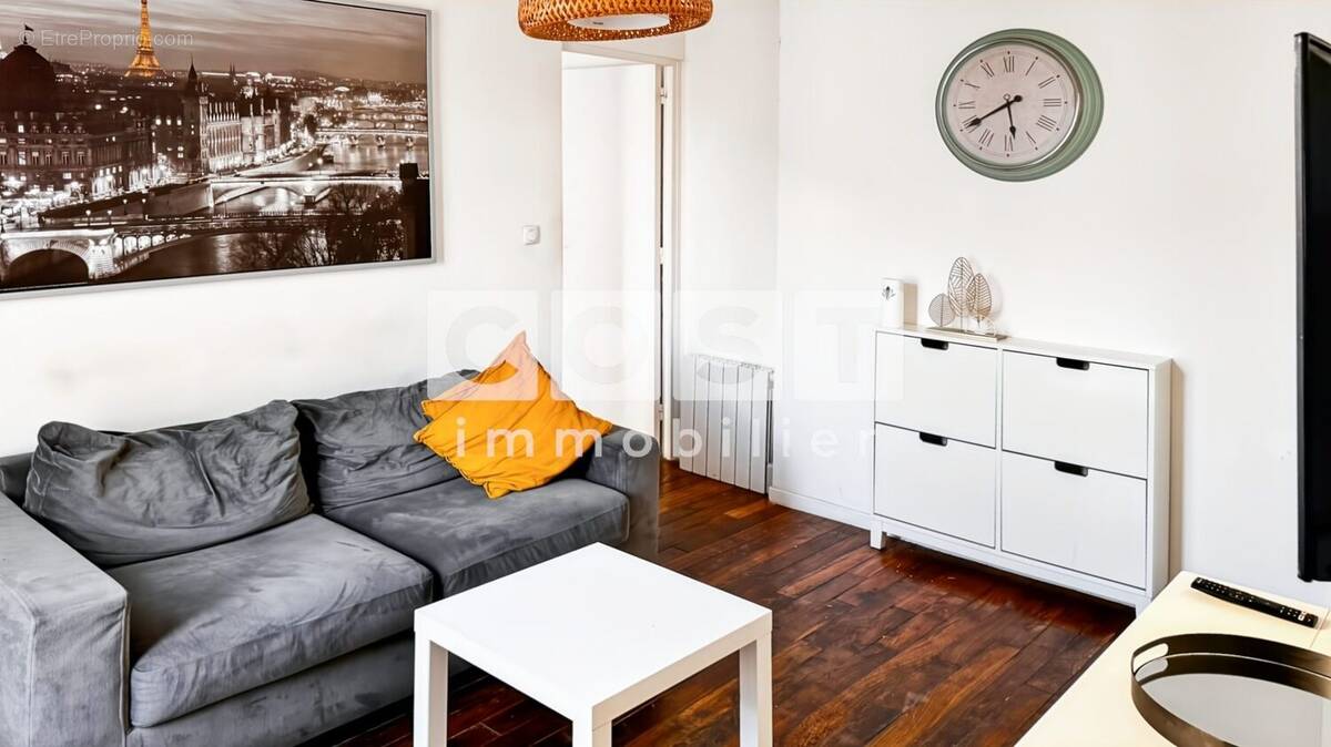 Appartement à COURBEVOIE