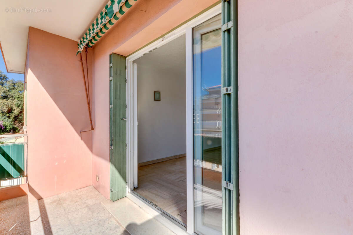 Appartement à MANDELIEU-LA-NAPOULE