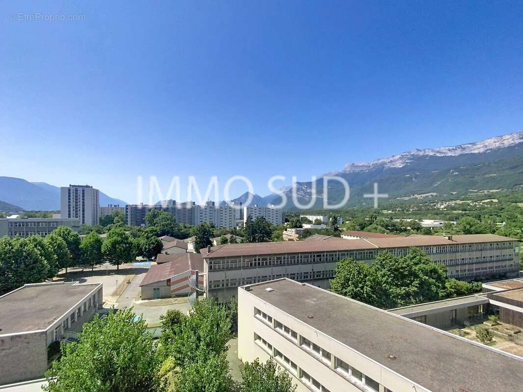 T4 transformé en T3 avec vue sur montagnes - Le pont de Claix - photo 4