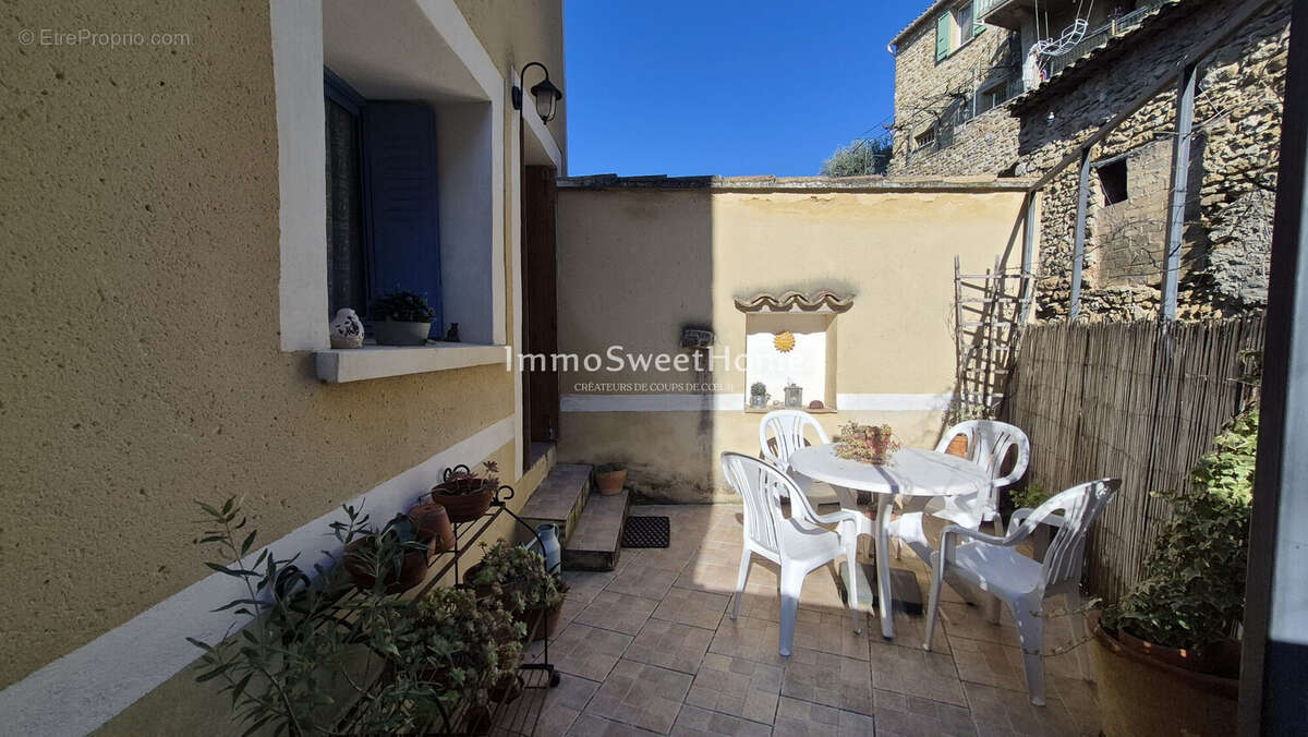 Maison à MIRABEL-AUX-BARONNIES