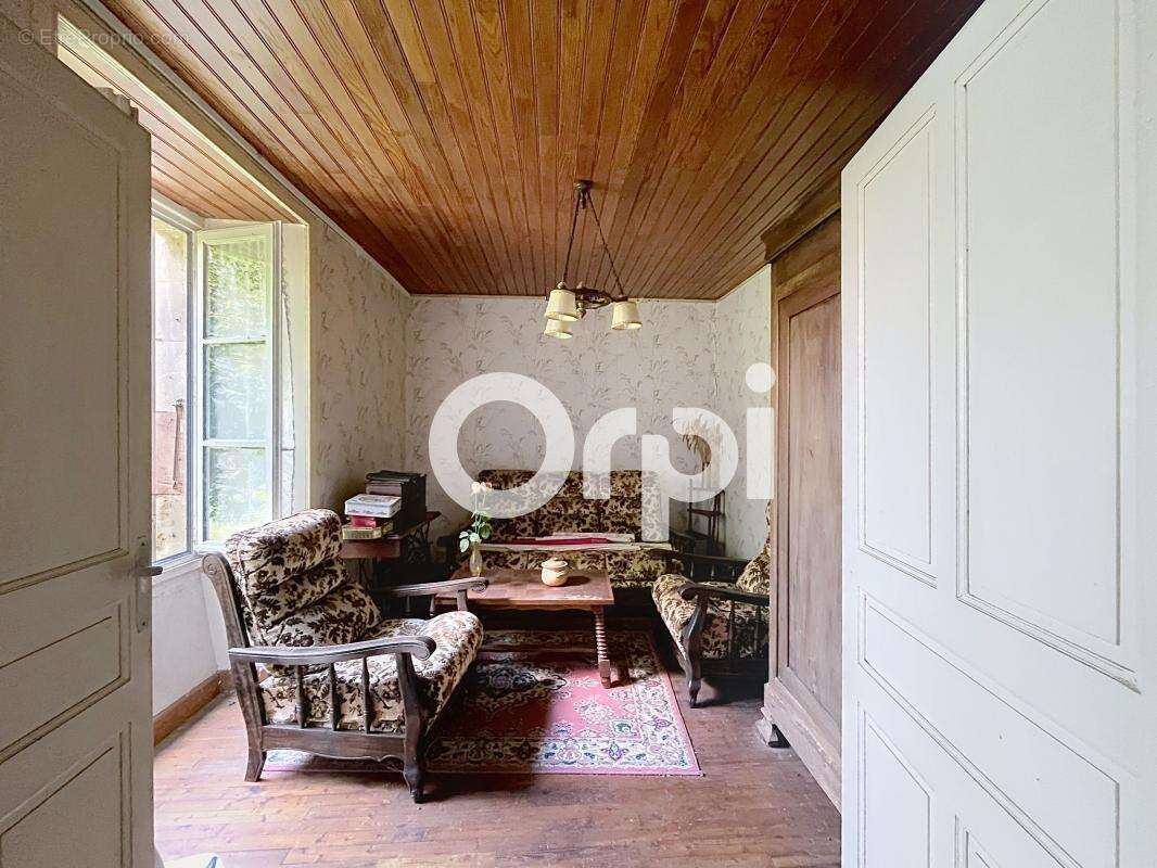 Maison à LOSTANGES