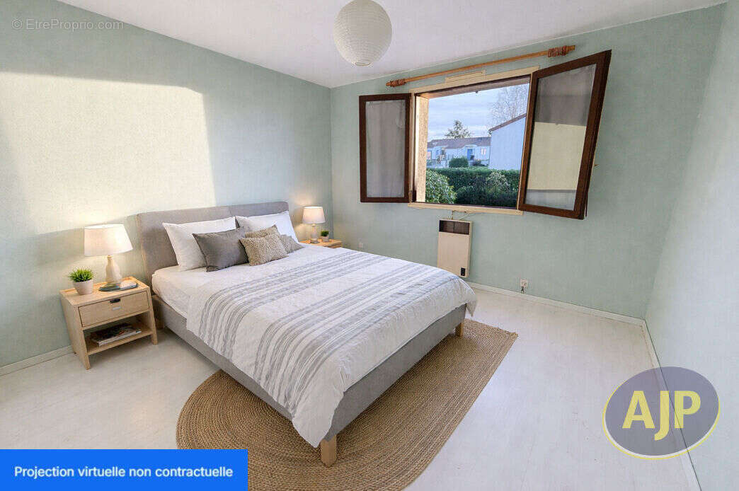 Maison à SAINT-MACAIRE-EN-MAUGES