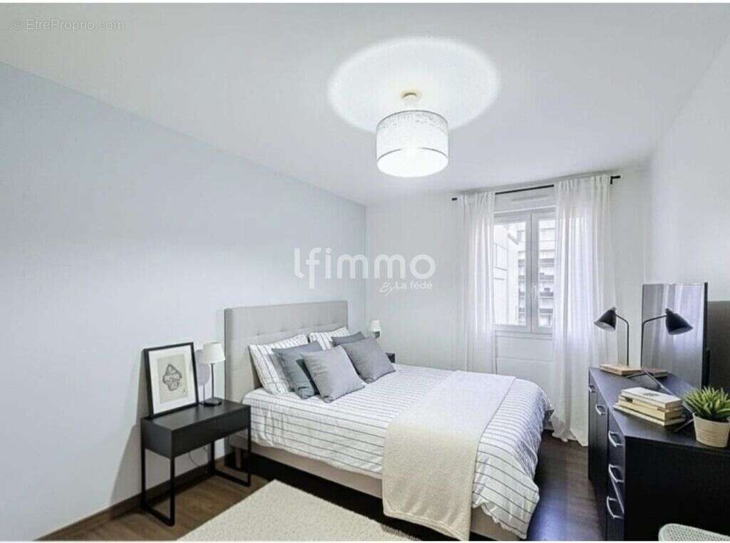 T3 71 m² – 2 grandes chambres – Balcon – Ascenseur – Parking – D - photo 5