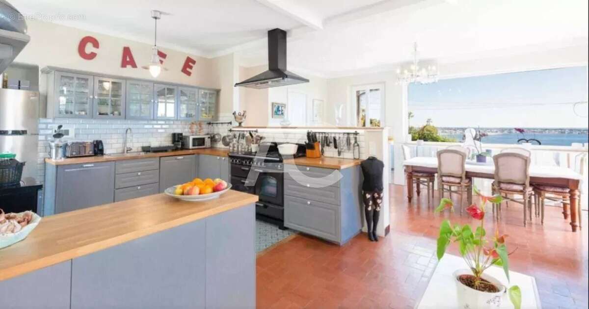 Maison à VALLAURIS