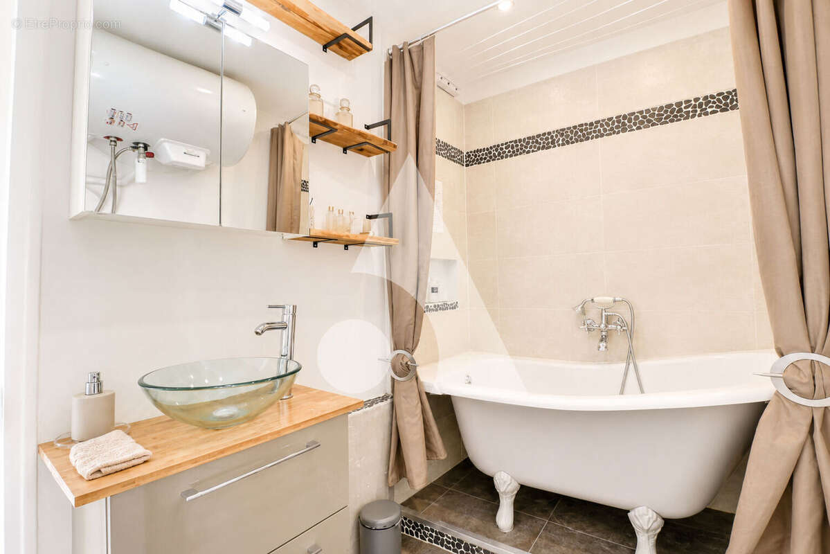 Appartement à LES LILAS