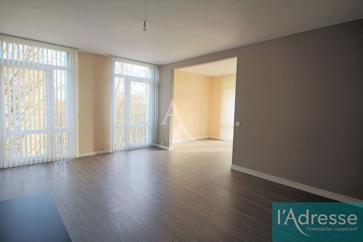 Appartement 4 pièces - Résidence "La Theuillerie"  Calme, verdure et beaux volumes - Ris-Orangis - photo 2