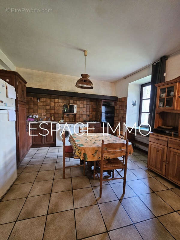 Maison d'environ 230 m2 située commune de Livinhac-le-Haut - photo 15
