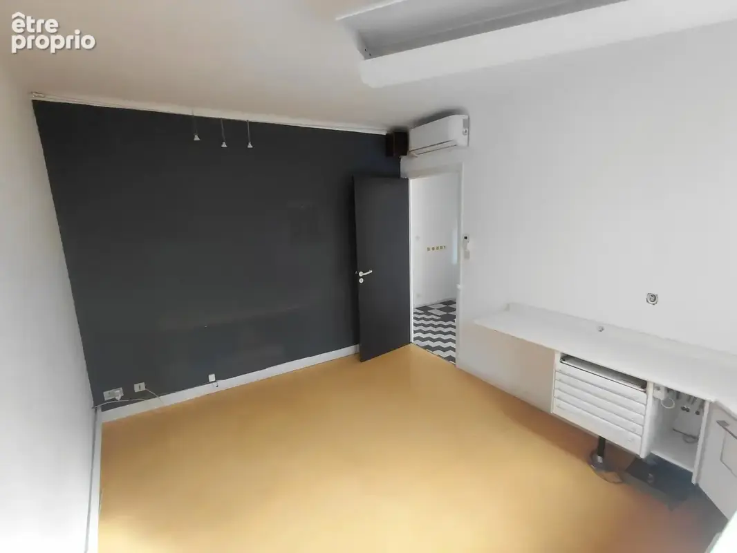 St etienne de fontbellon - local professionel 80m2 - photo 2