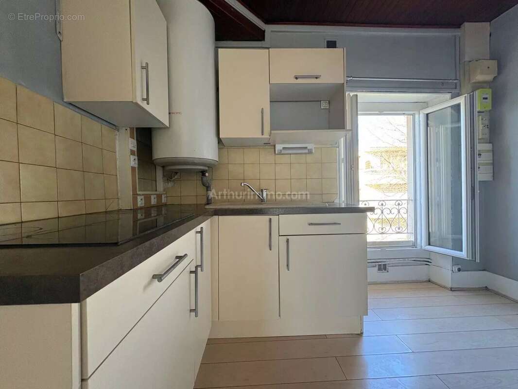 Appartement à SAINT-MARTIN-D'HERES