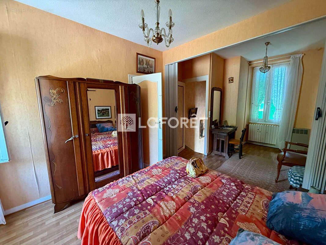 Maison à SAINTE-CROIX-DU-MONT