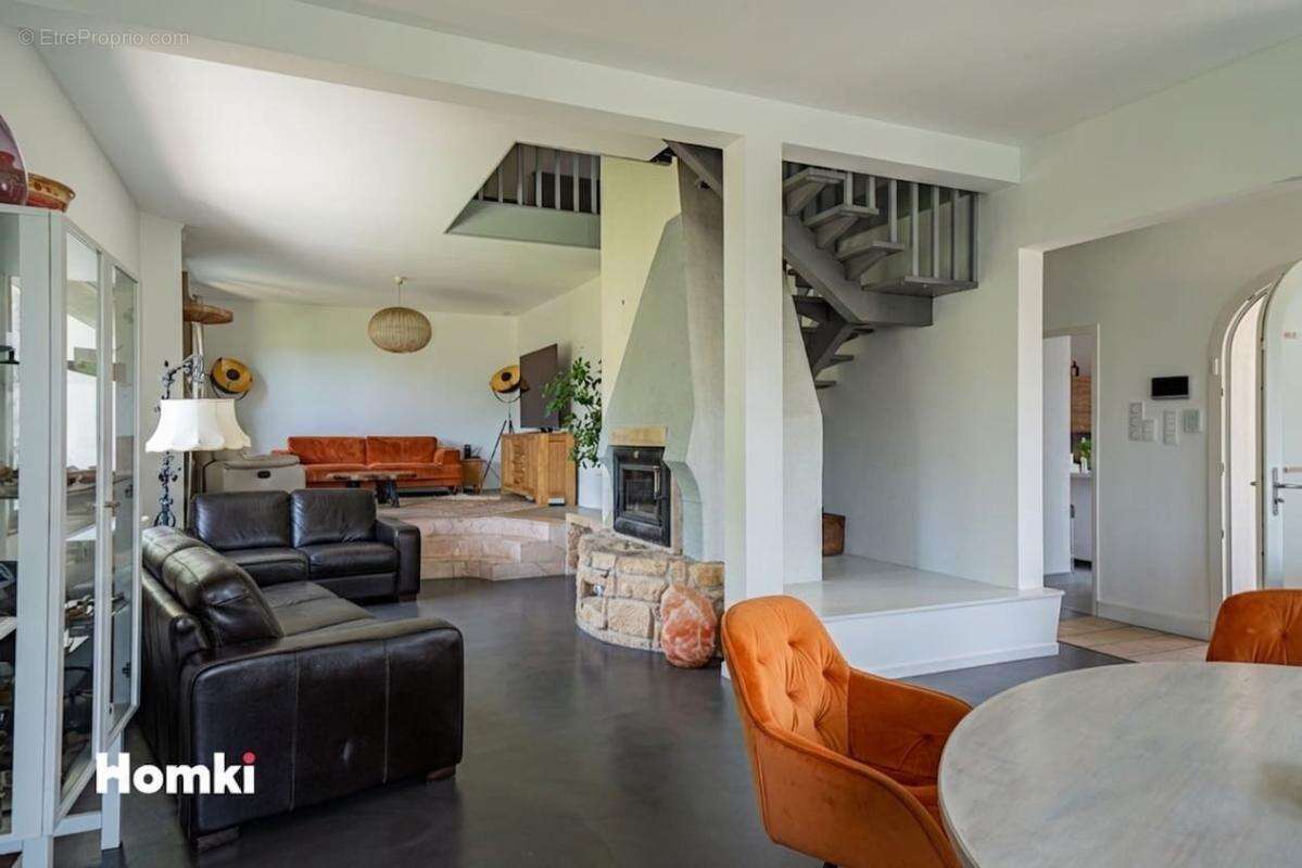 Maison d'architecte de 186 m²– Vue Panoramique d'Exception – SAMOGNAT 01580 - photo 6