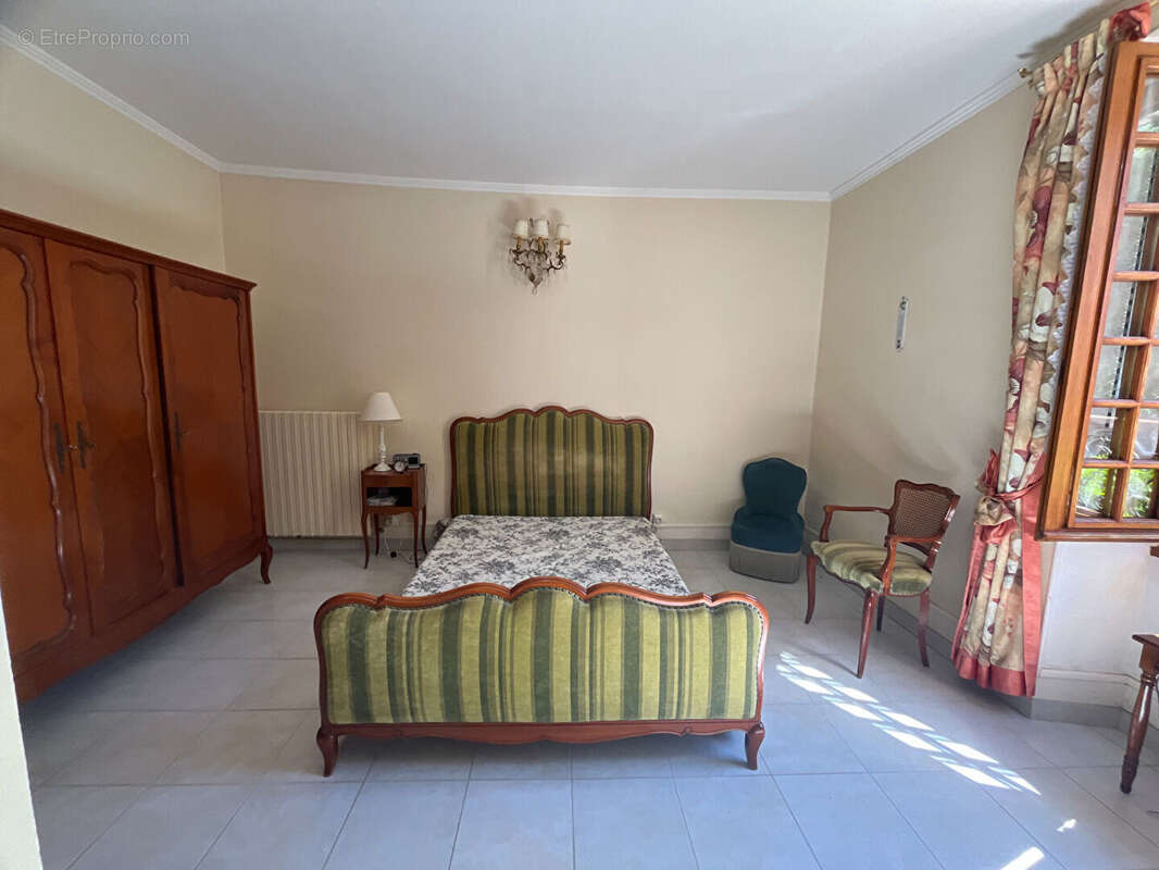 Ensemble immobilier avec dépendances - 229 m2 - photo 6