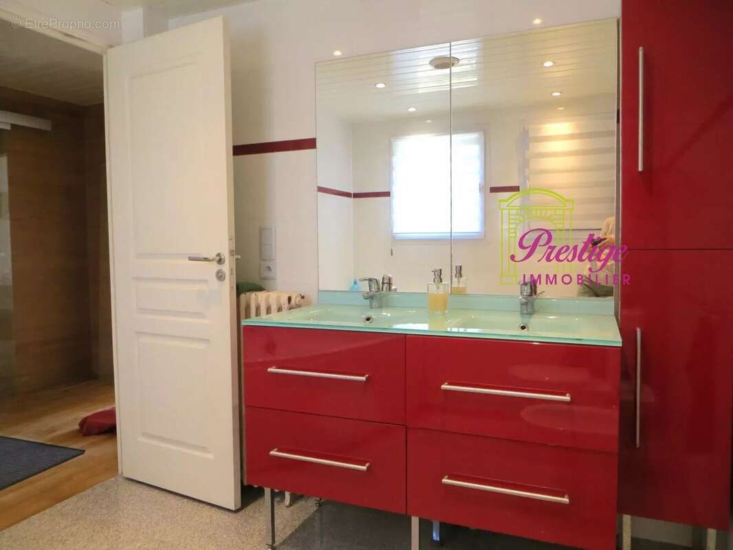 Maison à SARTROUVILLE