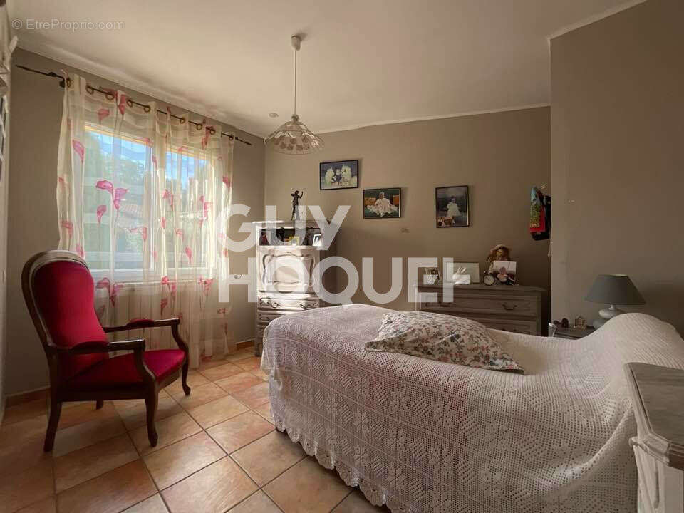 Maison à CHATEAUNEUF-DE-GADAGNE