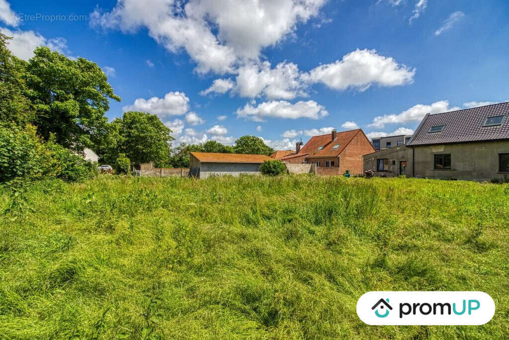 Terrain à OYE-PLAGE