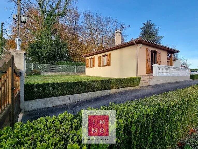 Maison à SARROUILLES