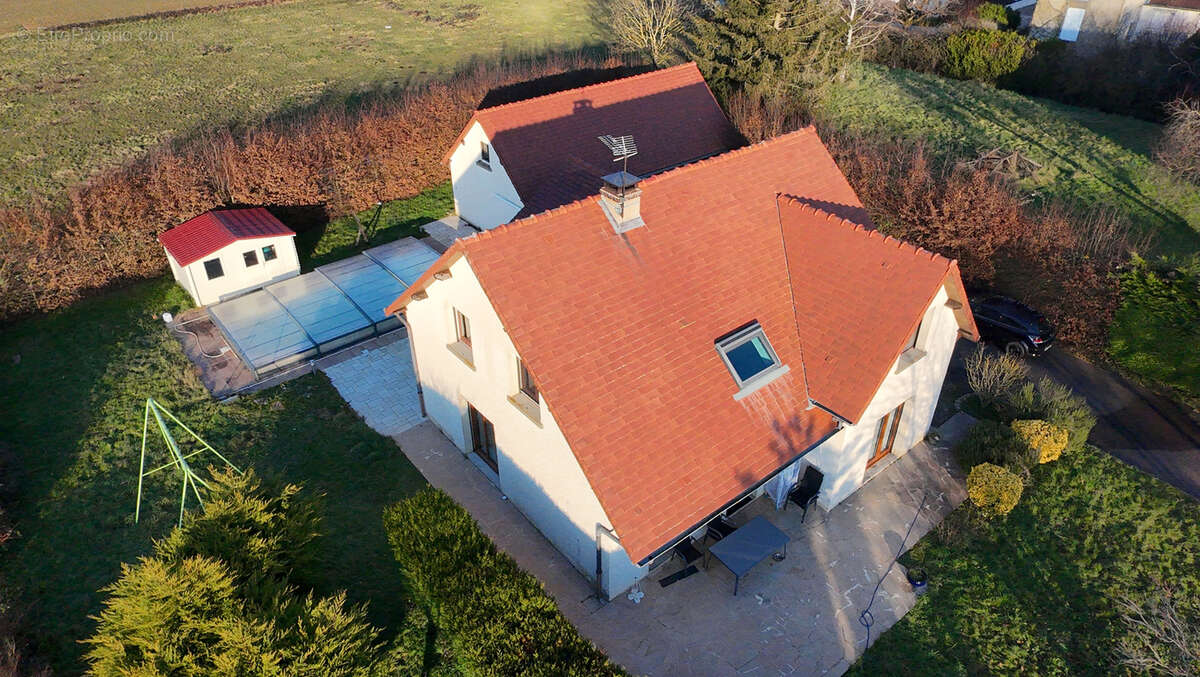 Maison à LESSARD-LE-NATIONAL