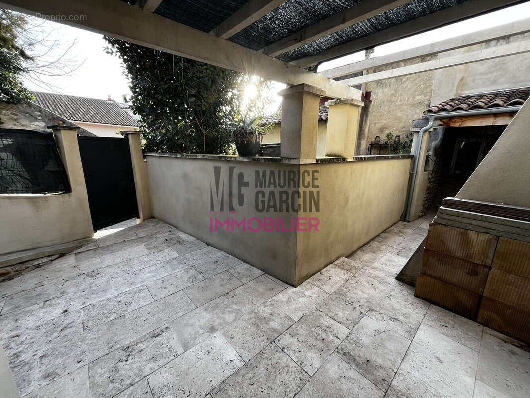 Maison à CHATEAUNEUF-DE-GADAGNE